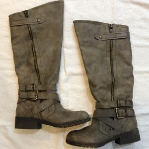 Madden Girl Master Boot. Size 8